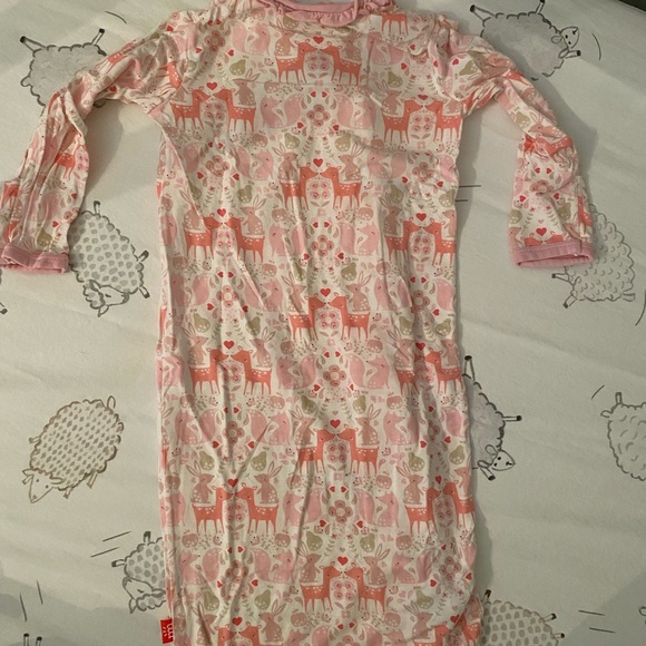 Newborn Girls Sleep Sack/gown with hat - magnetic me - Picture 3 of 9